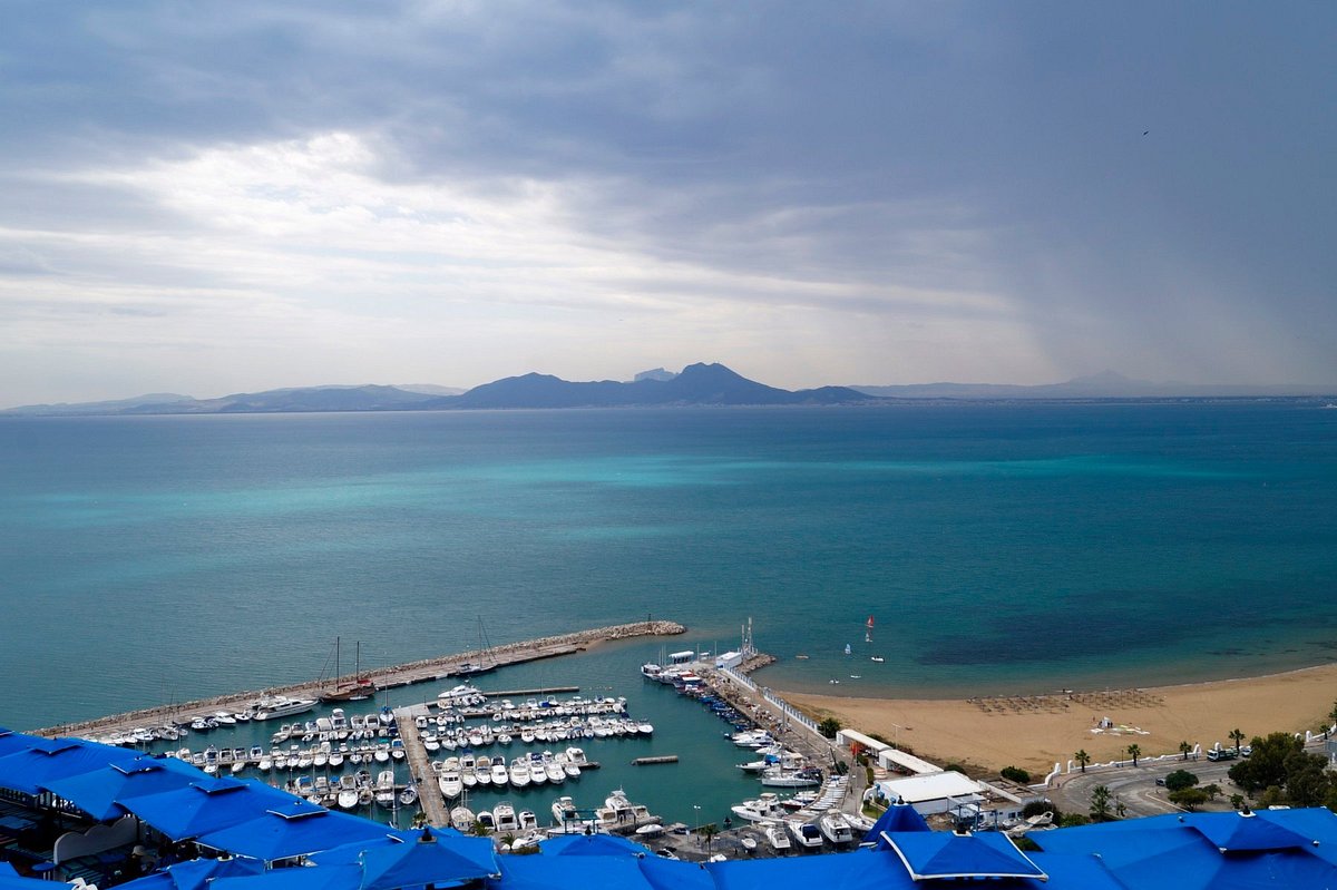 Secrets de bien-être à Sidi Bou Said : L'art de la détente méditerranéenne 8 Secrets de bien-être à Sidi Bou Said : L'art de la détente méditerranéenne - Blog Tunisia Go Travel