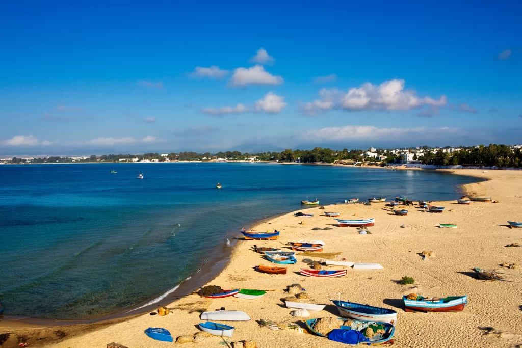 Randonnées à Hammamet : À la découverte des trésors naturels 9 Plage de Hammamet