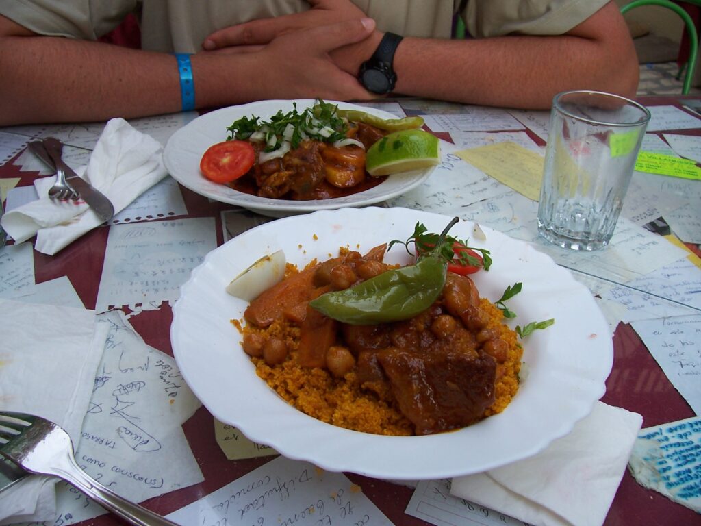 Sousse en été : Conseils pour profiter au maximum de la saison estivale 9 Couscous au restaurant du peuple à Sousse