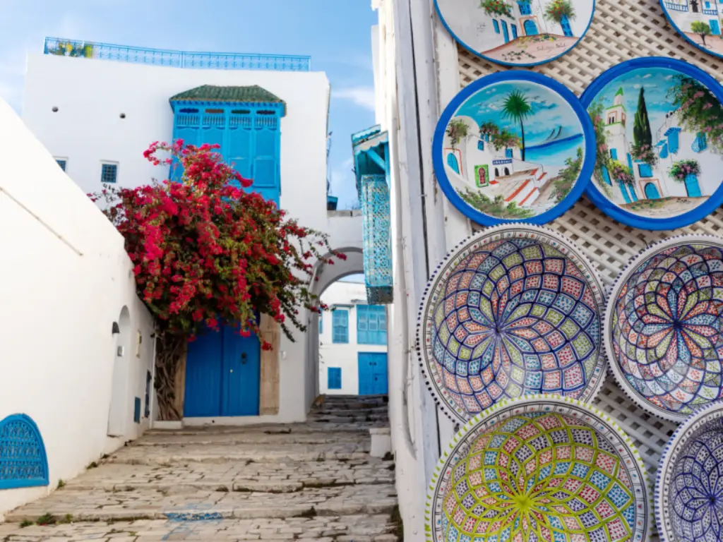 Boutique Sidi Bou Said : où acheter et quels souvenirs ? 11 céramiques bleu et blanc de sidi bou said